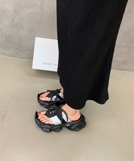 Sneaker-Like Platform Sandals / 2colors