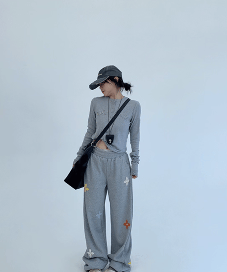 Flower Patch Loose-Fit Sweatpants / 2colors
