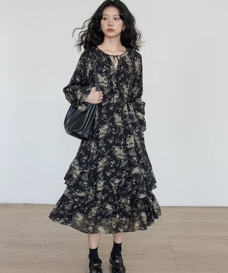 Vintage-Inspired Tiered Floral Midi Dress  / 3colors