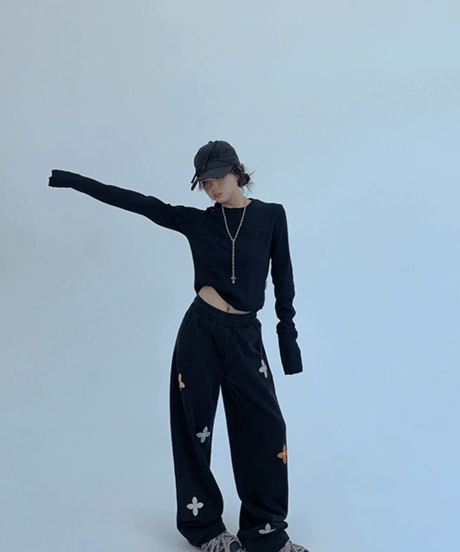 Flower Patch Loose-Fit Sweatpants / 2colors