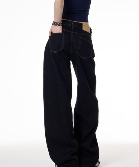 Wide Curved Denim Pants