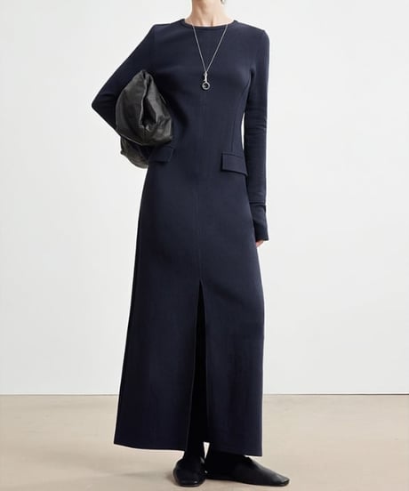 Center-Slit Slim-Fit Long Dresst  / 2colors