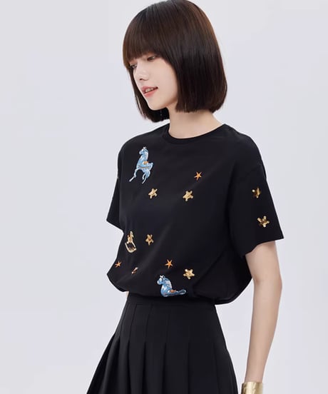 Playful Horse Motif Embroidered Short-Sleeve T-shirt
