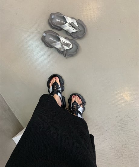 Sneaker-Like Platform Sandals / 2colors