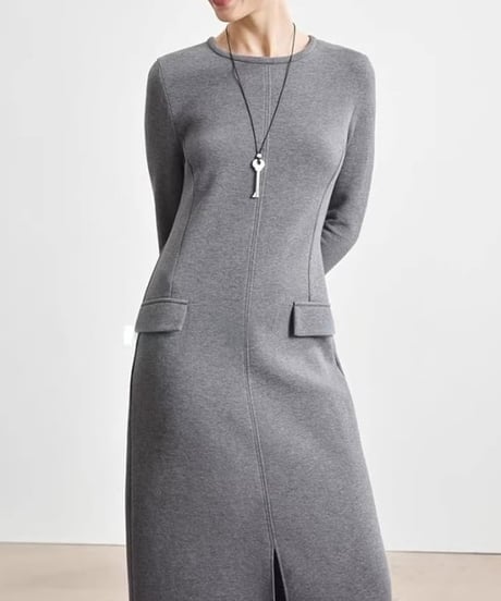 Center-Slit Slim-Fit Long Dresst  / 2colors