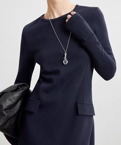 Center-Slit Slim-Fit Long Dresst  / 2colors