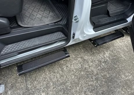 【LANDLIC】 サイドステップ　フロント用　DELICA　D:5　中期型2019-専用