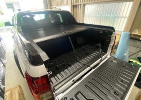 【mellow.up】☆三菱　トライトンGSRグレード専用 ☆シャッター式トノカバー☆ご自宅宛配送OK　TRITON LC2T専用
