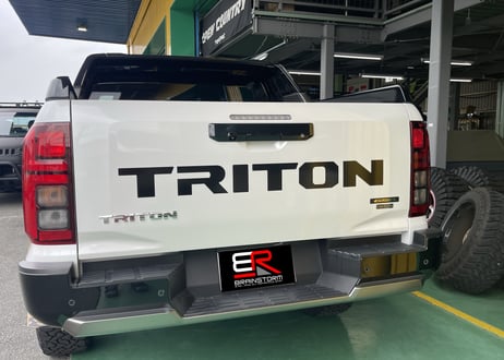 【BR】トライトン/LC2T テールゲート専用『TRITON』デカール TRITON　LC2T専用