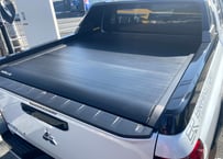 【mellow.up】トライトン　スタイリングバー付きGSRグレード専用　電動シャッター式トノカバー ご自宅宛への配送できます！ TRITON LC2T専用