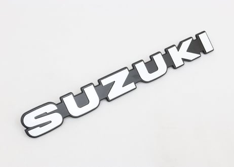 【SILKROAD】 フロントガーニッシュ用 SUZUKI エンブレム