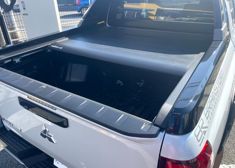【mellow.up】トライトン　スタイリングバー付きGSRグレード専用　電動シャッター式トノカバー ご自宅宛への配送できます！ TRITON LC2T専用
