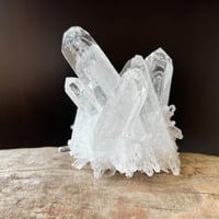 水晶クラスター 325g 台座付き