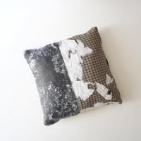 oops cushion 11 / Ph.D.