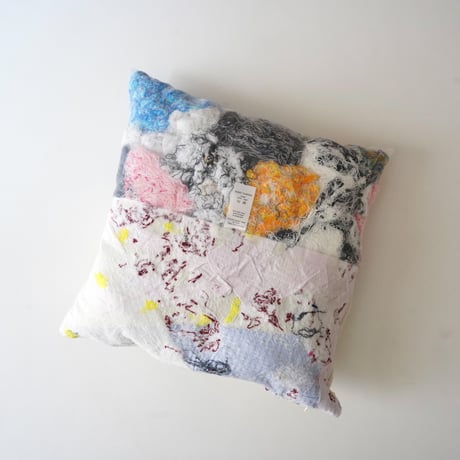 oops cushion 10 / Ph.D.