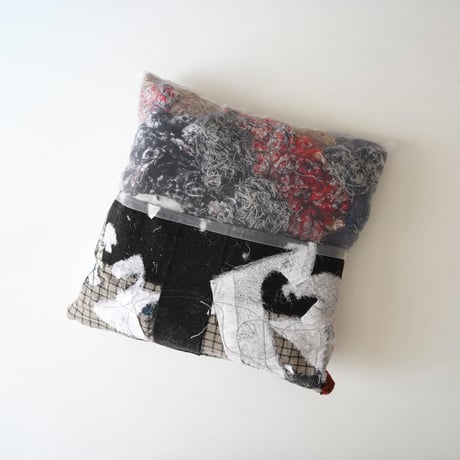oops cushion 7 / Ph.D.
