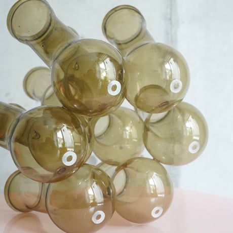 MULTI HOLE VASE / brown