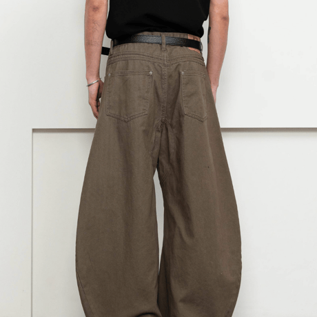Curve Volume Barrel Pants-Brown