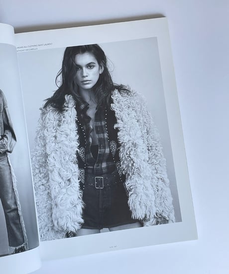 i-D Magazine -The New Fashion Lebels Issue- no.352 Summer 2018 カイア・ガーバー