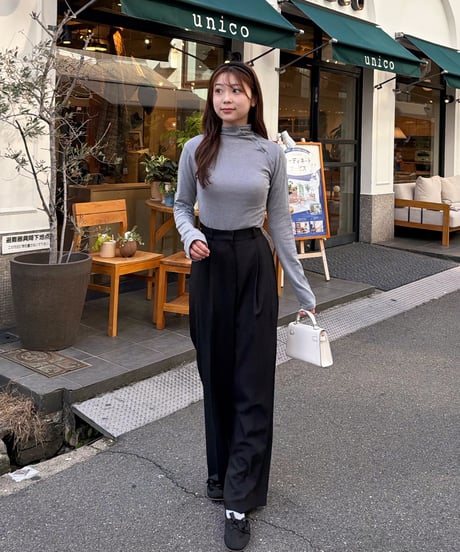 タックスラックスパンツ