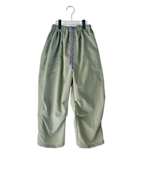LIGHT SHELL BULKY TAFFETA BACK POCKET PANTS