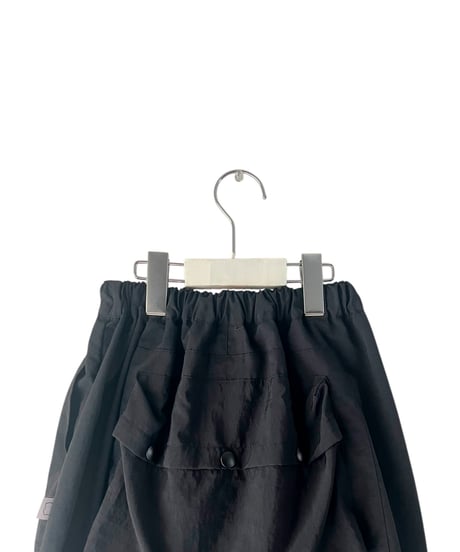 LIGHT SHELL BULKY TAFFETA BACK POCKET PANTS