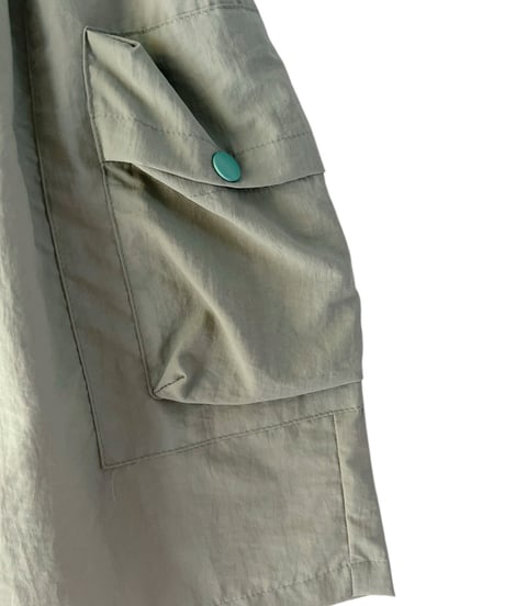 LIGHT SHELL BULKY TAFFETA CARGO SHORT PANTS