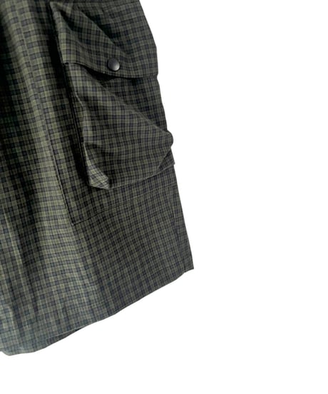 GRN PLAID CARGO SHORT PANTS