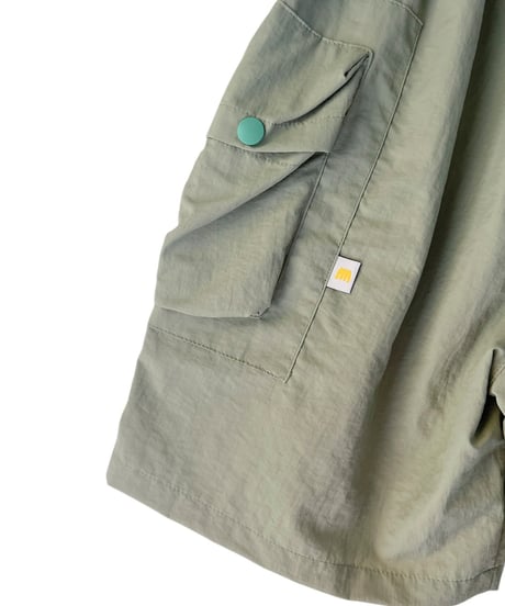 LIGHT SHELL BULKY TAFFETA CARGO SHORT PANTS