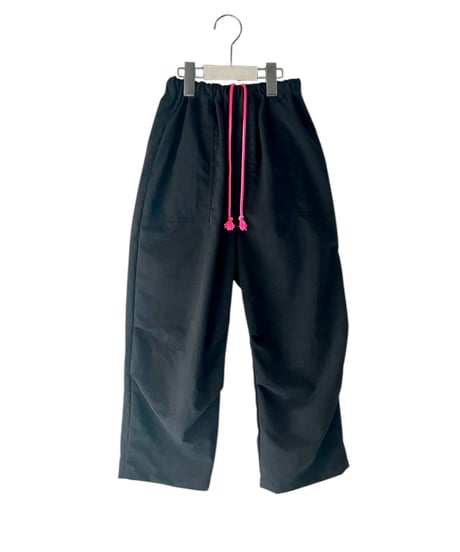LIGHT SHELL BULKY TAFFETA BACK POCKET PANTS