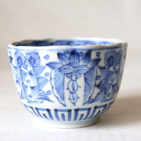 古伊万里 線描き 草花文 蕎麦猪口 江戸後期｜繊細な呉須と余白の美　o-23