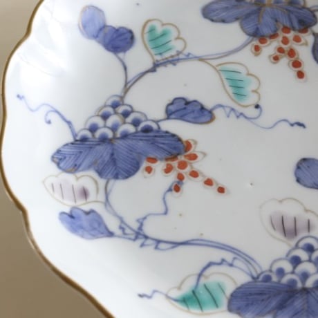 伊万里焼 染付 葡萄文 色絵 金彩 中皿 21cm アンティーク o-7