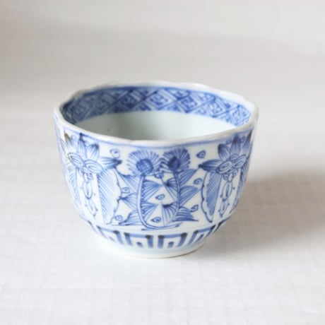 古伊万里 線描き 草花文 蕎麦猪口 江戸後期｜繊細な呉須と余白の美　o-23