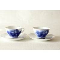 ■大倉陶園｜ブルーローズ ティーカップ＆ソーサー 2客セット｜深い青の逸品　o-74