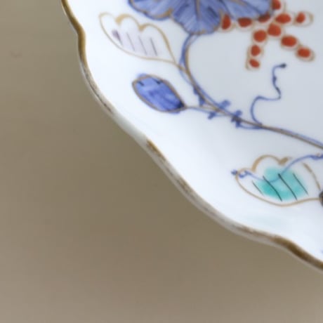 伊万里焼 染付 葡萄文 色絵 金彩 中皿 21cm アンティーク o-7