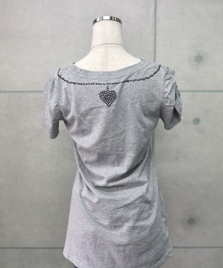 studded heart graphic tee