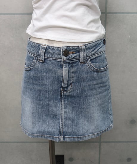 simple light wash denim mini skirt