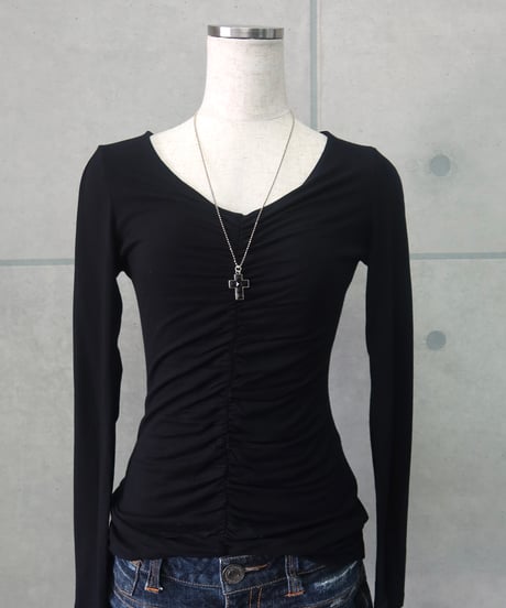 black ruched long sleeve top