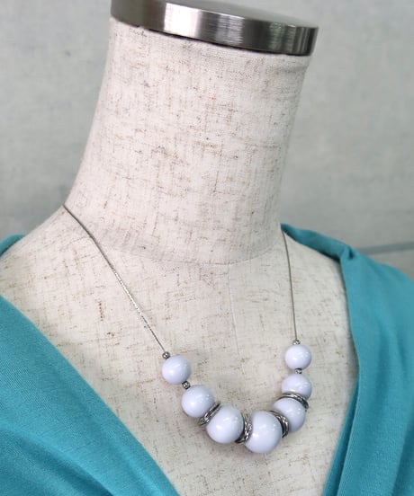 pearl white bead necklace