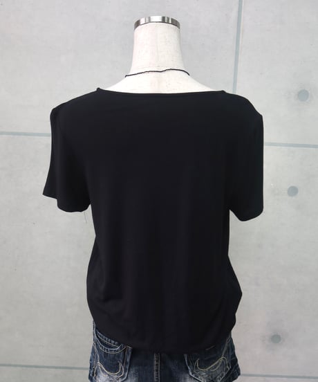 black pleated top