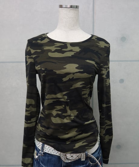 camo long-sleeve tee
