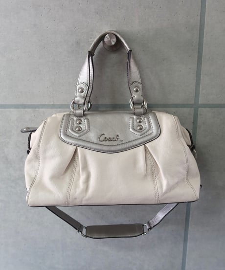 coach hand bag