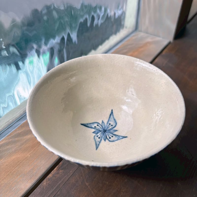 森田隆太郎 作｜手作り陶器小鉢｜縞模様・花絵付け｜陶器お皿 | Studio