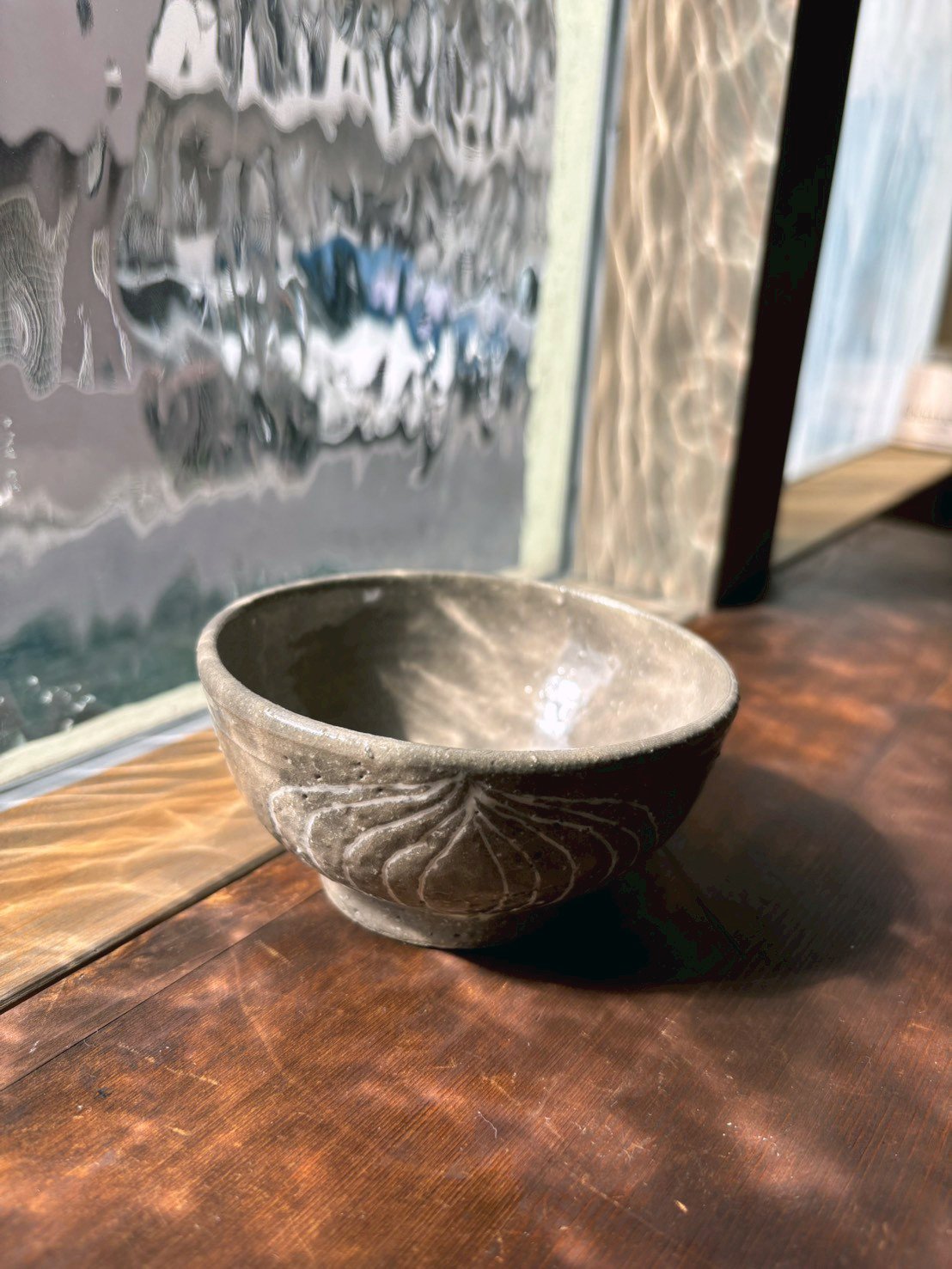 発掘品古い自然灰秞お茶椀 雨漏堅手茶碗 銘 有来 | 鶴田 純久の章 お話
