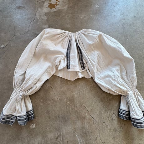 40s ウクライナ vintage ショート丈 ブラウス