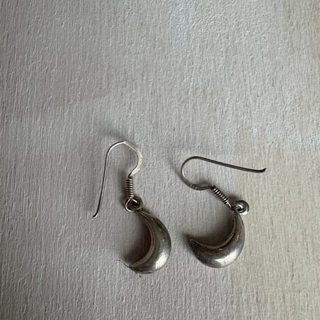 シルバー925 月モチーフ　ピアス
