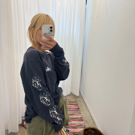 Stussy 袖ロゴ入り ロンTEE