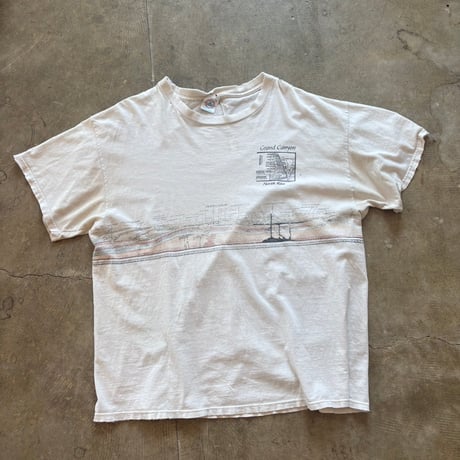 グランドキャニオン　地層　ボロTEE