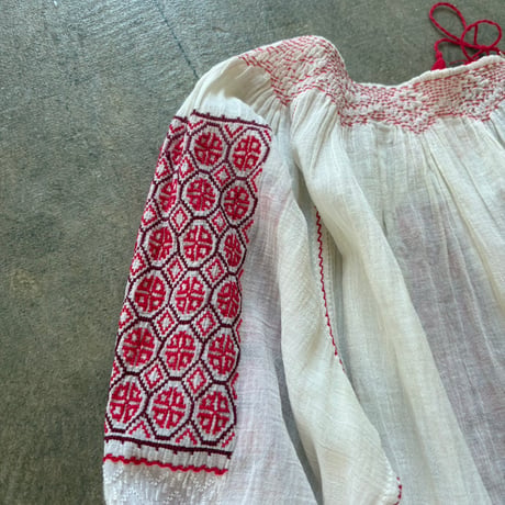 vintage ルーマニア刺繍 ブラウス