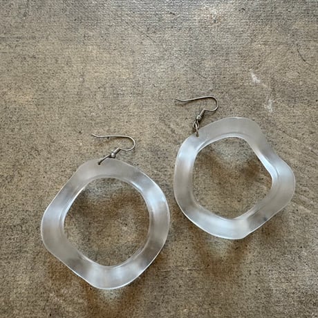 シースルー イカリング ピアス